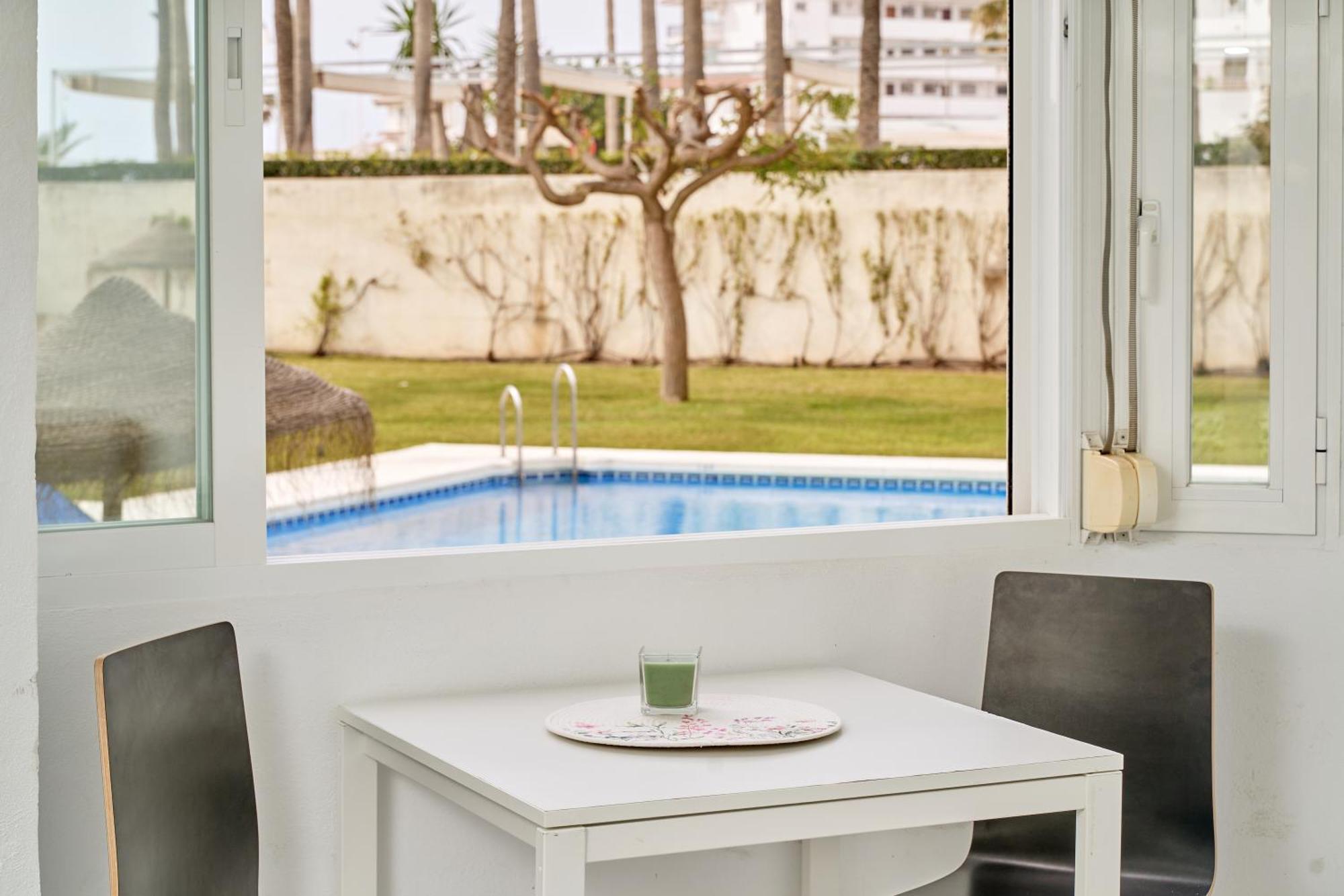 Comfortable Studio Apt Nerja Ngoại thất bức ảnh