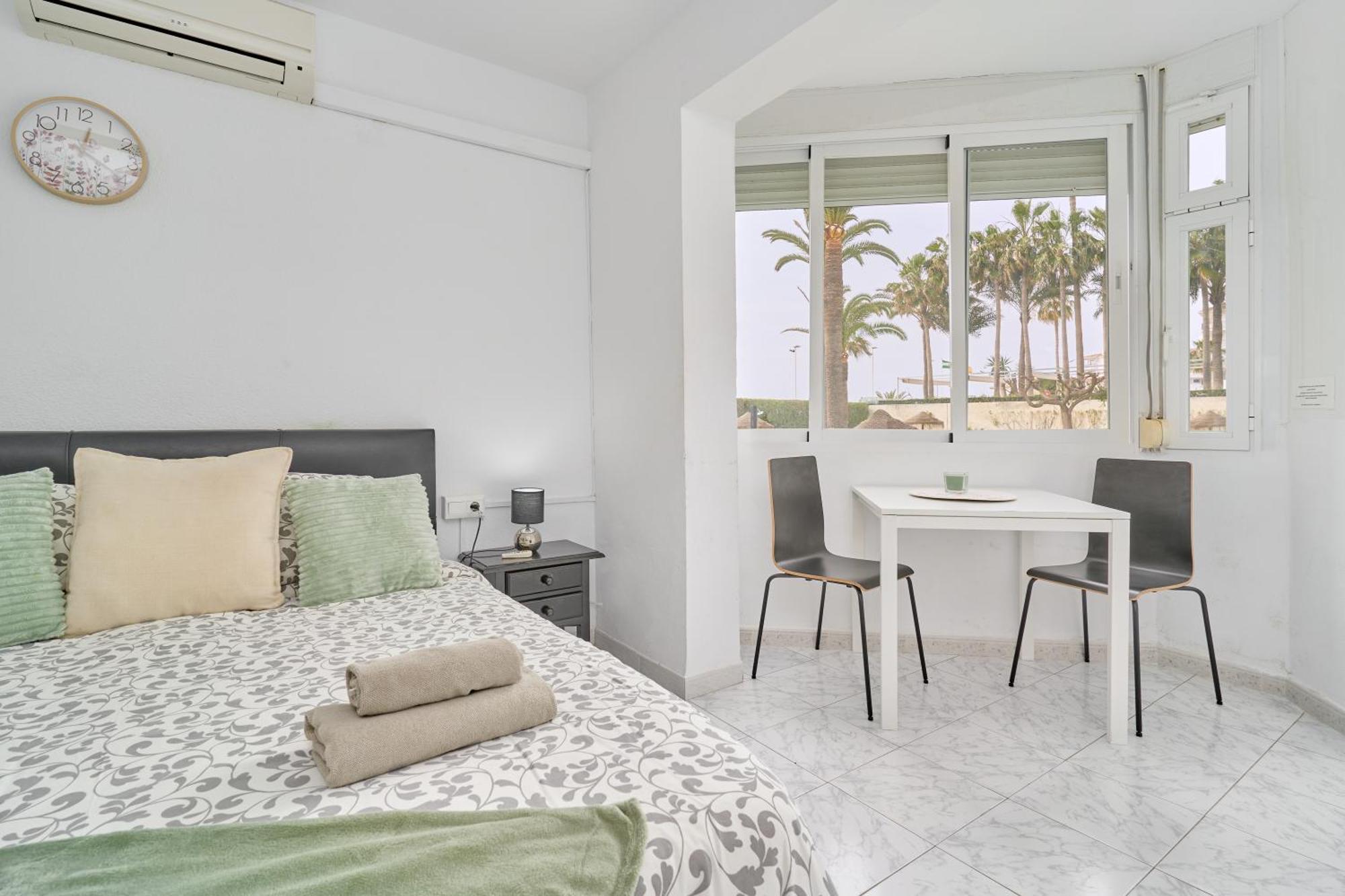 Comfortable Studio Apt Nerja Ngoại thất bức ảnh